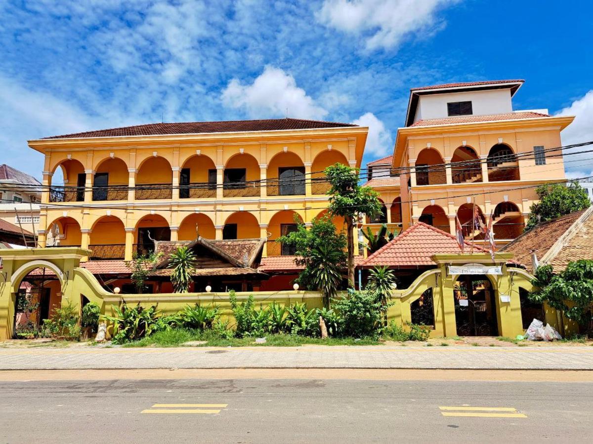 Den Hotel Totonou سيام ريب المظهر الخارجي الصورة