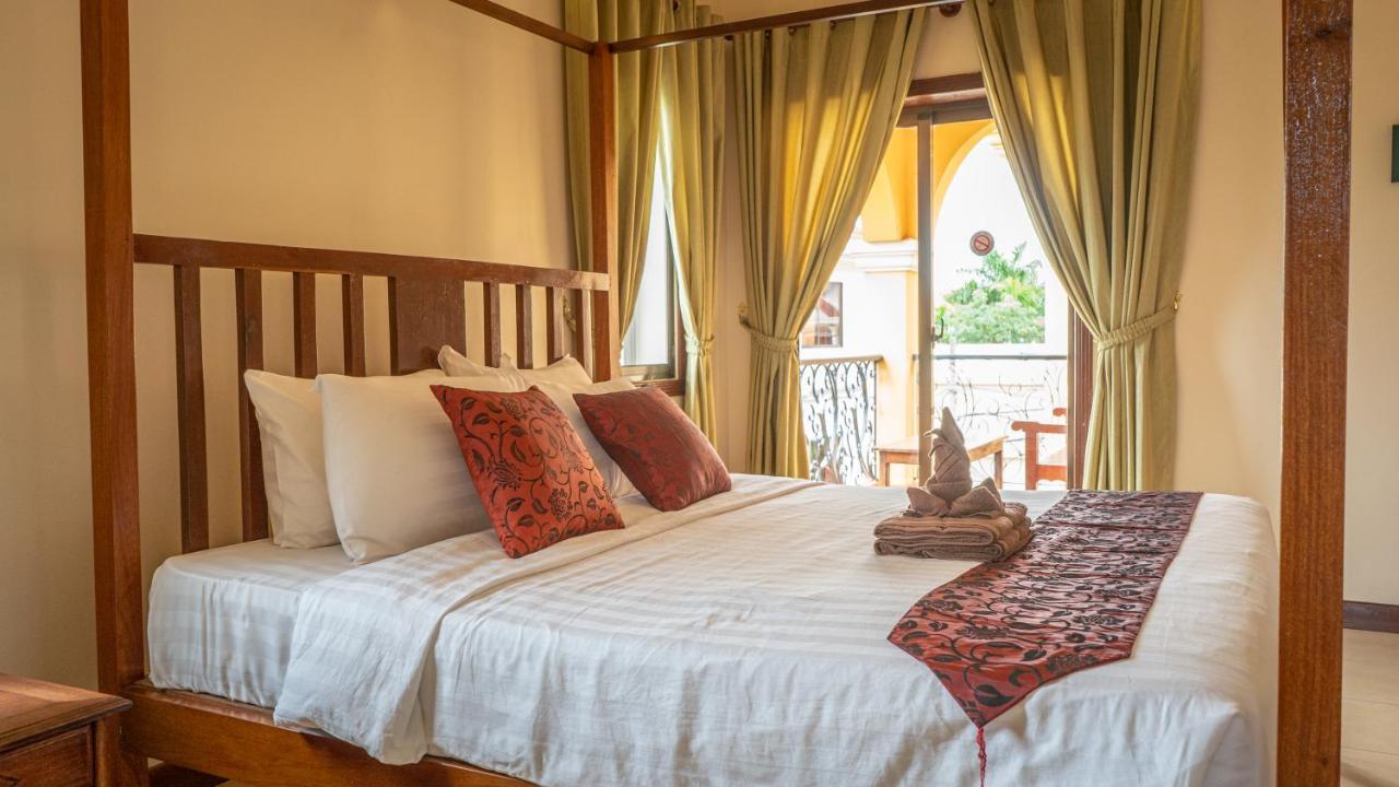 Den Hotel Totonou سيام ريب المظهر الخارجي الصورة