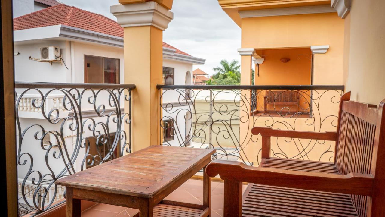 Den Hotel Totonou سيام ريب المظهر الخارجي الصورة