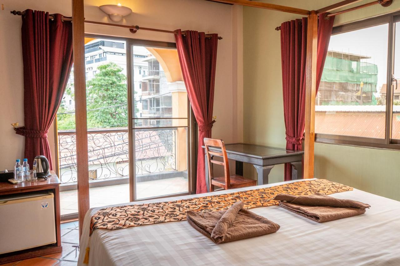 Den Hotel Totonou سيام ريب المظهر الخارجي الصورة